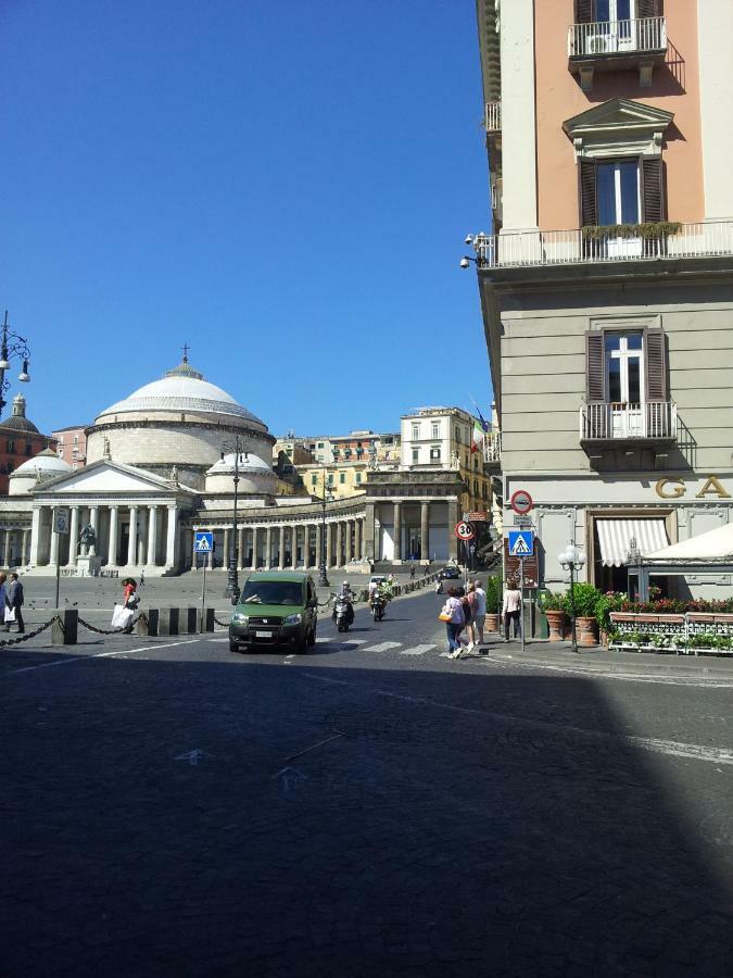 Edoardo Al Plebiscito Apartment Naples