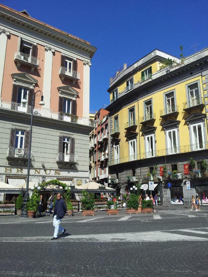Apartment Edoardo Al Plebiscito Naples